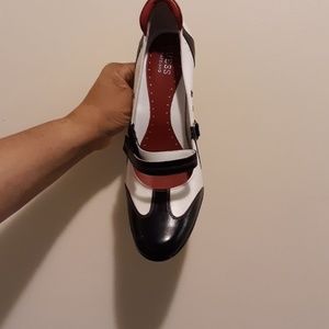 Guess heels Brand New